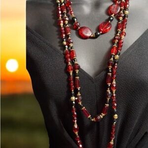 Vintage Robert Rose Elegant Red and Black Beaded Necklace